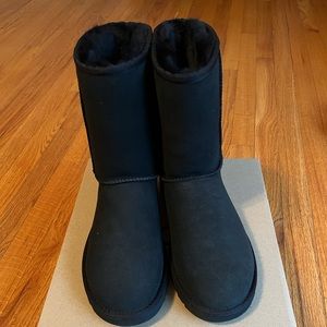 Brand NEW classic short, black UGG boots!